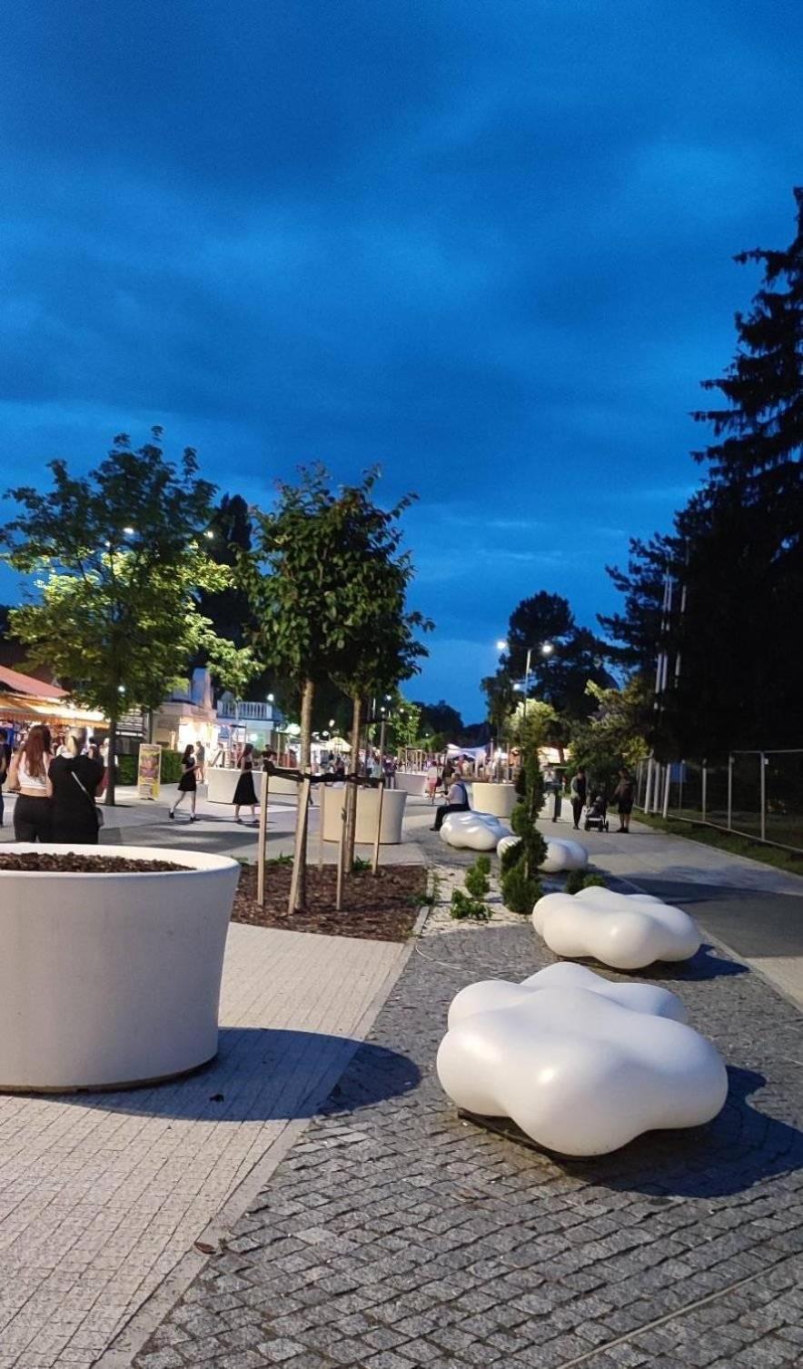 Lux Apartman Villa Hajdúszoboszló Zewnętrze zdjęcie